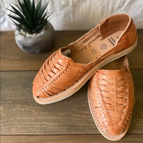 Traditional Mexican Huarache Tan - Picture 1 of 4